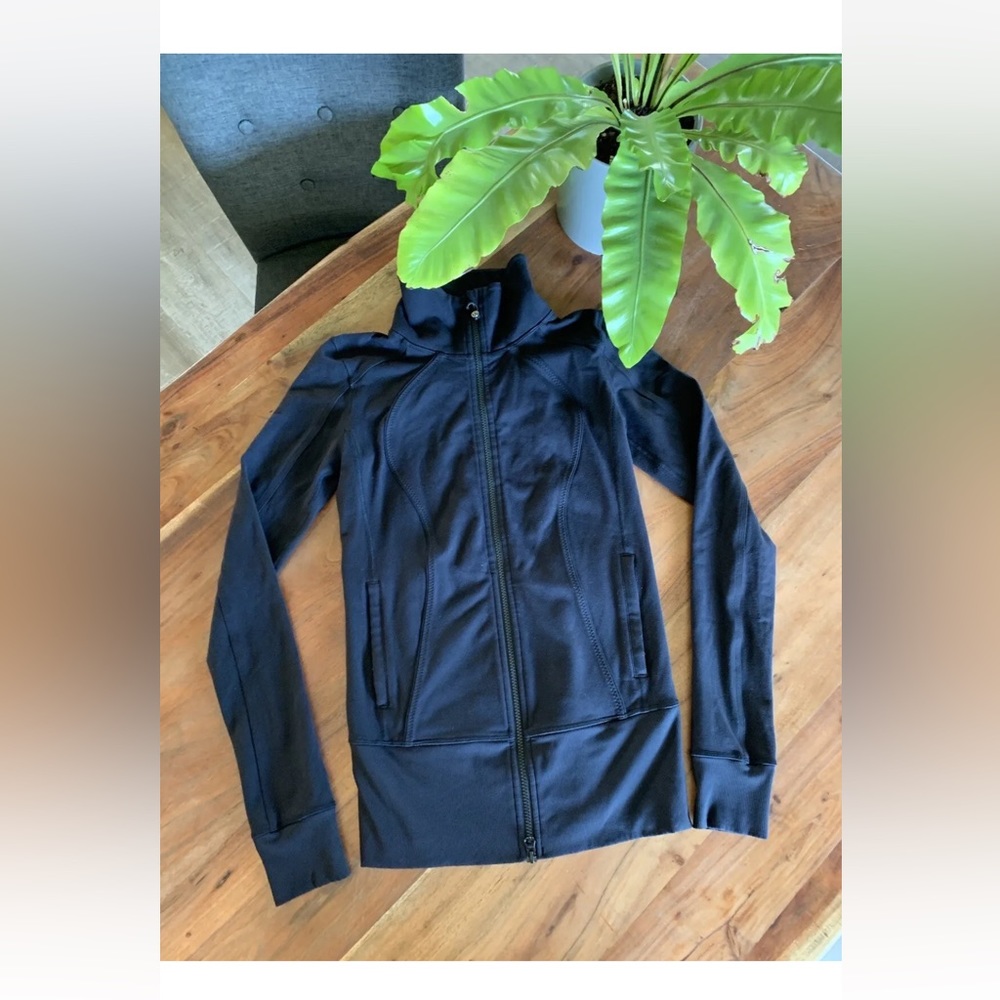 Lululemon Black Full Zip Jacket Women’s Size 6 athletic yoga running active - Picture 13 of 14